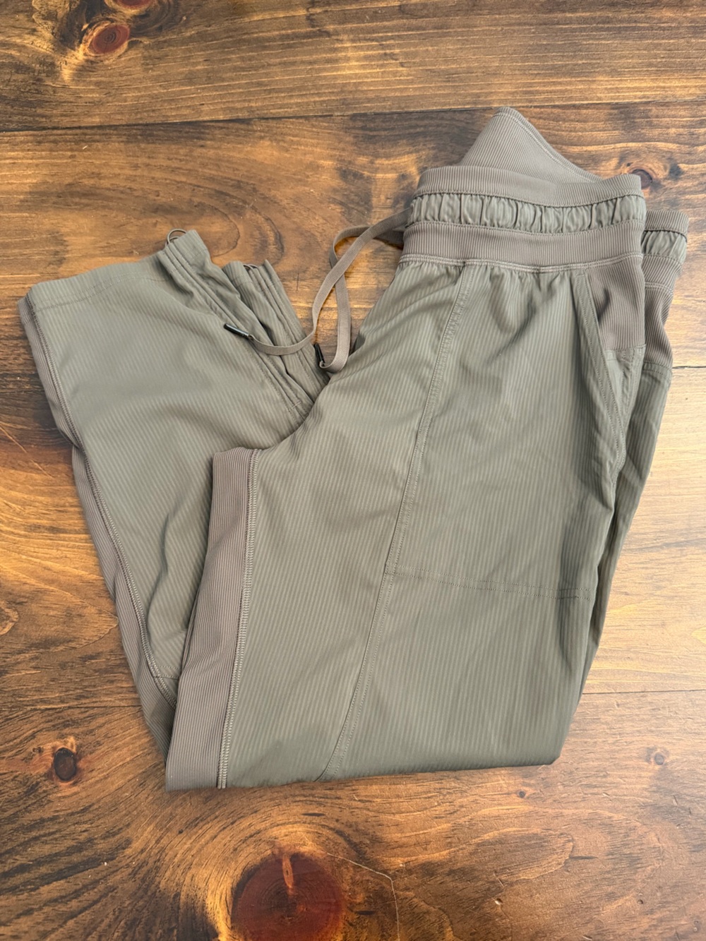 Lululemon Dance Studio Crop Pant Size 8 Dark Green